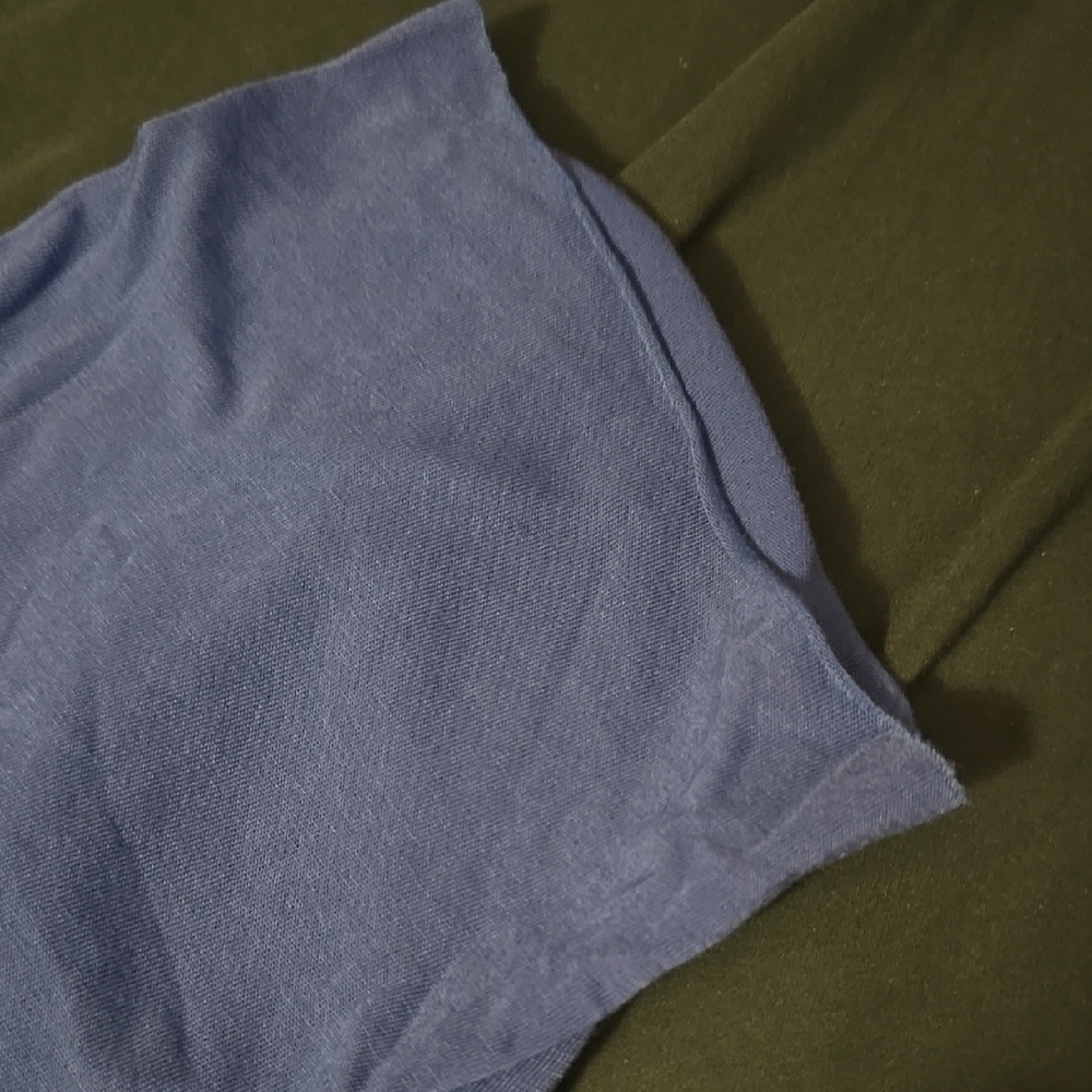 Blue and Gray Michael Jackson Crop Top with Raglan Sleeves - Picture 4 of 7
